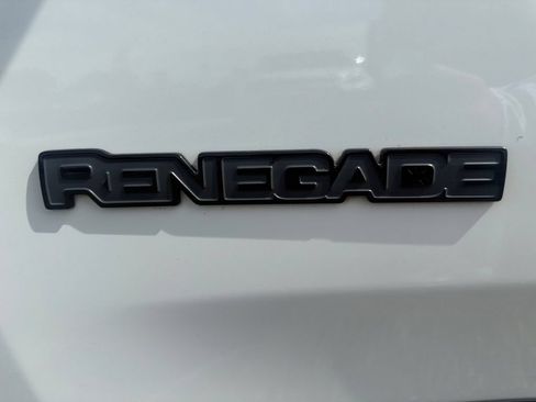 Used 2023 Jeep Renegade Latitude AWD/4WD image 25