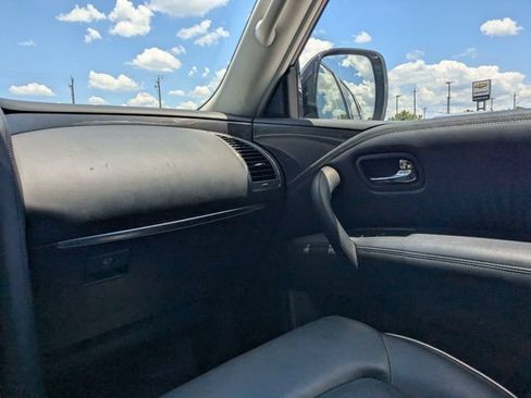 Used 2022 Nissan Armada SV w/ SV Appearance Package RWD image 18