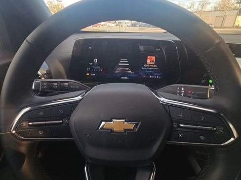 Used 2025 Chevrolet Equinox LT image 17