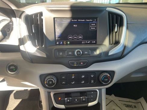 Used 2023 GMC Terrain SLE image 12