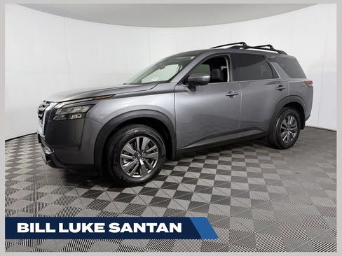 Used 2025 Nissan Pathfinder SV FWD image 1