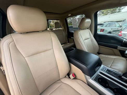 Used 2017 Ford F150 Lariat w/ Equipment Group 502A Luxury AWD/4WD image 16