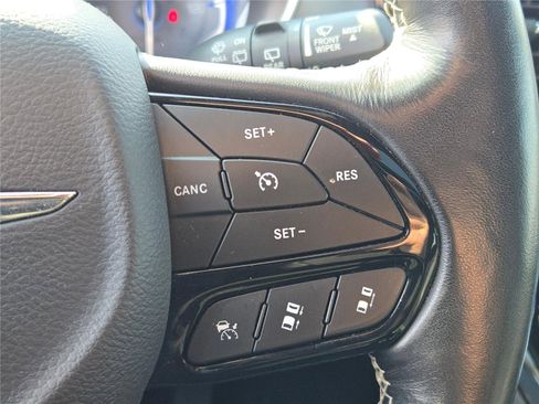 Certified 2021 Chrysler Pacifica Touring-L w/ Uconnect Theater Family Group image 38