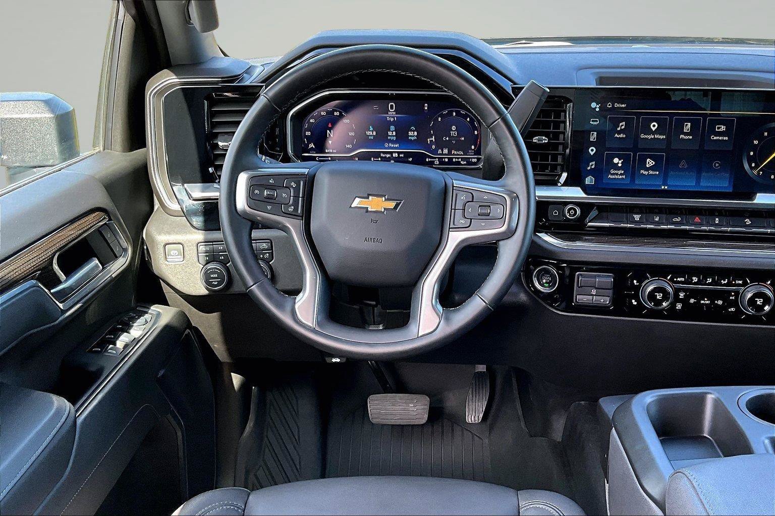 Used 2025 Chevrolet Silverado 3500 LT w/ Leather Package AWD/4WD image 6