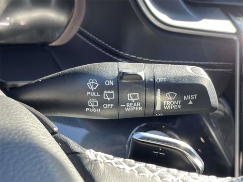 Used 2021 Jeep Grand Cherokee L Laredo image 29