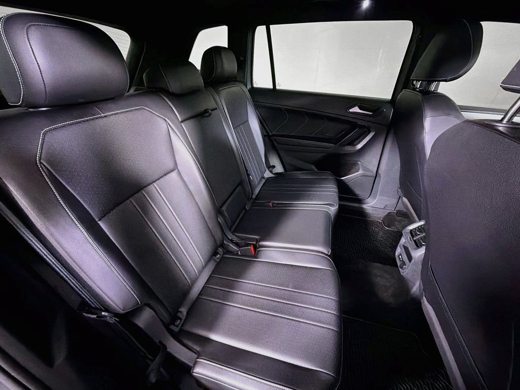 Used 2024 Volkswagen Tiguan SE R-Line AWD/4WD image 24