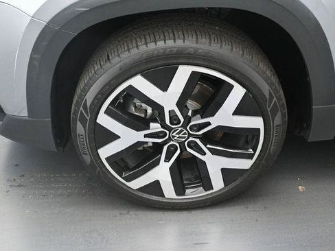 Used 2022 Volkswagen Taos SEL AWD/4WD image 39