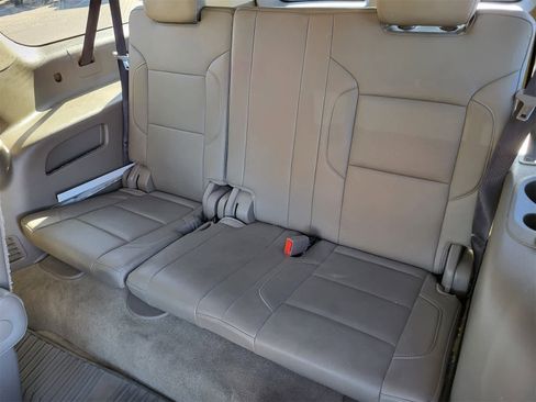 Used 2018 Chevrolet Suburban Premier image 29