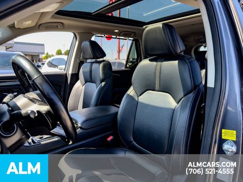 Used 2024 Honda Pilot Touring image 6