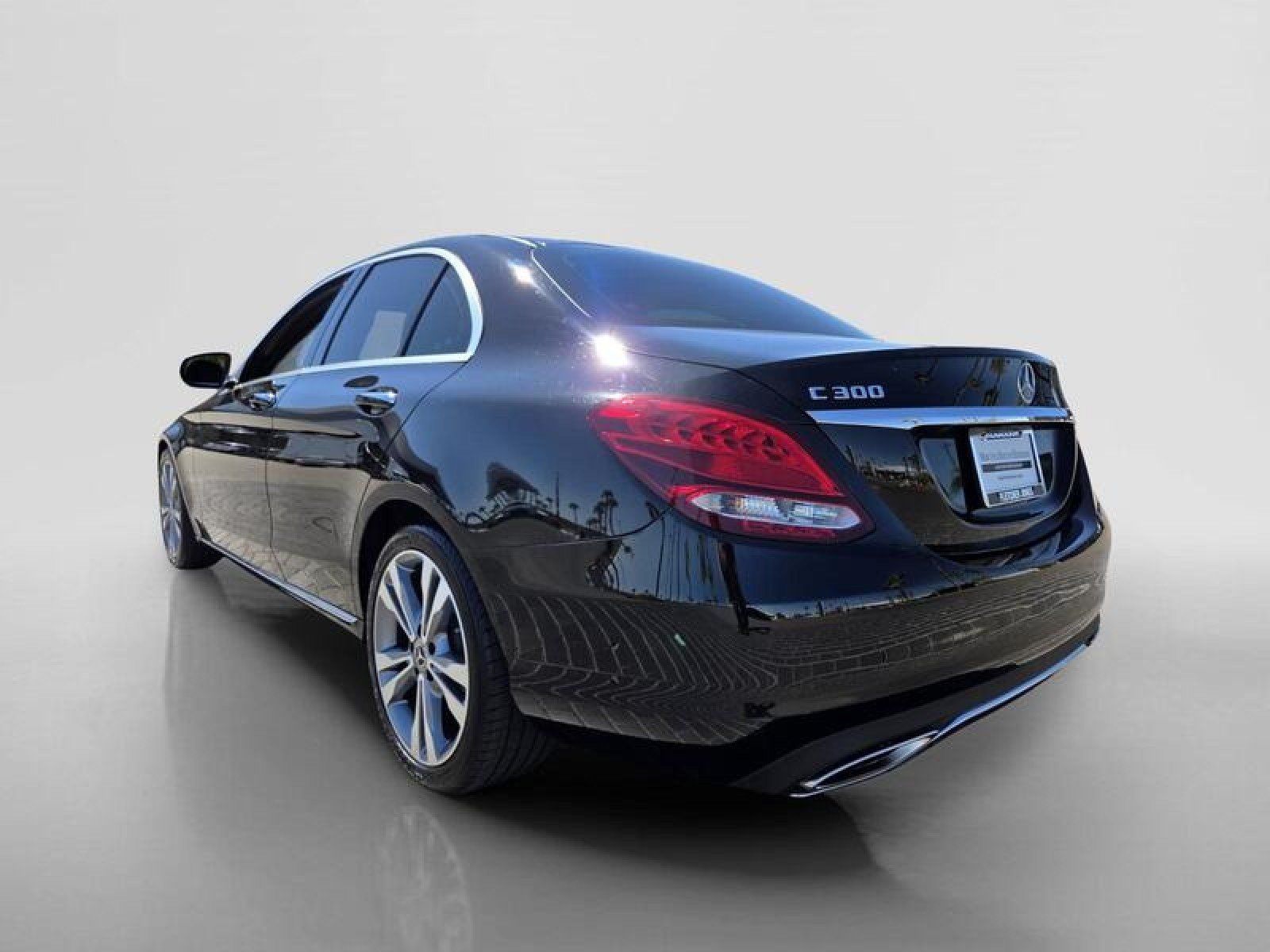 Used 2018 Mercedes-Benz C 300 Sedan image 3