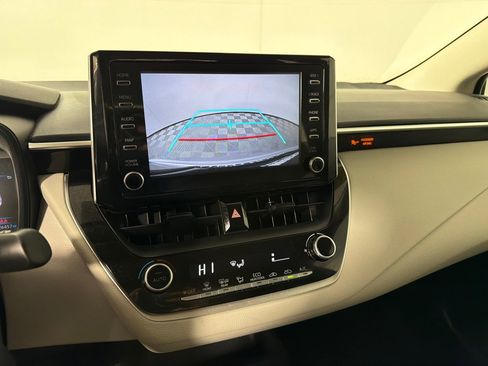 Used 2020 Toyota Corolla LE image 17