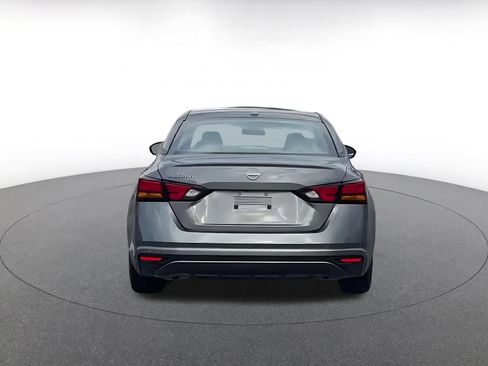 Used 2025 Nissan Altima 2.5 SV image 12