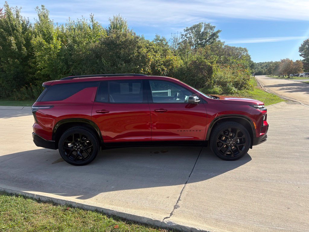 Used 2024 Chevrolet Traverse RS w/ LPO, Floor Liner Package AWD/4WD image 10