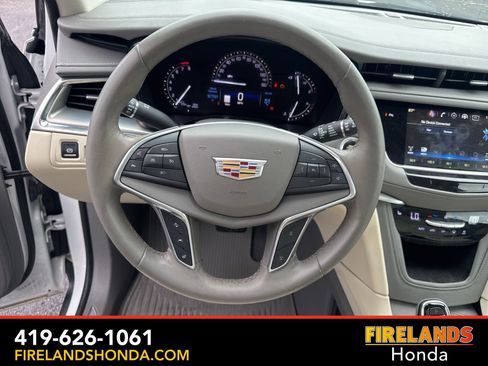 Used 2017 Cadillac XT5 Luxury w/ Driver Awareness Package image 21