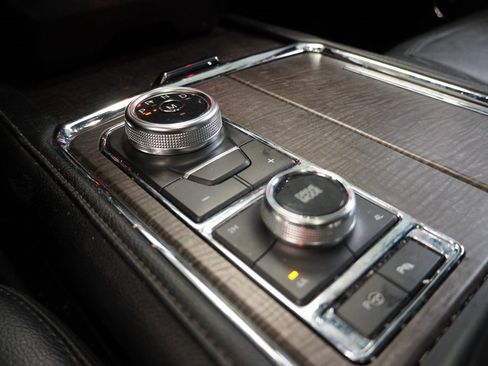 Used 2021 Ford Expedition Max Limited image 23