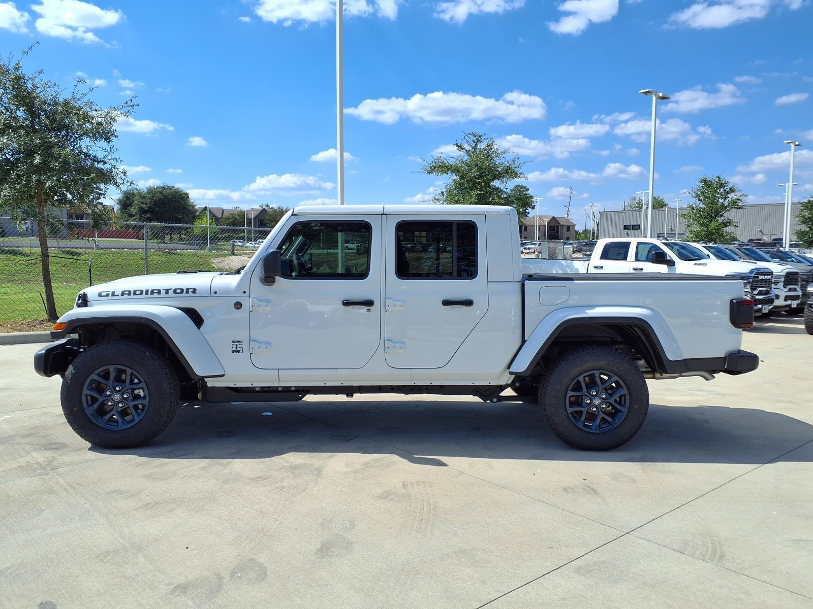 New 2026 Jeep Gladiator Sport AWD/4WD image 8