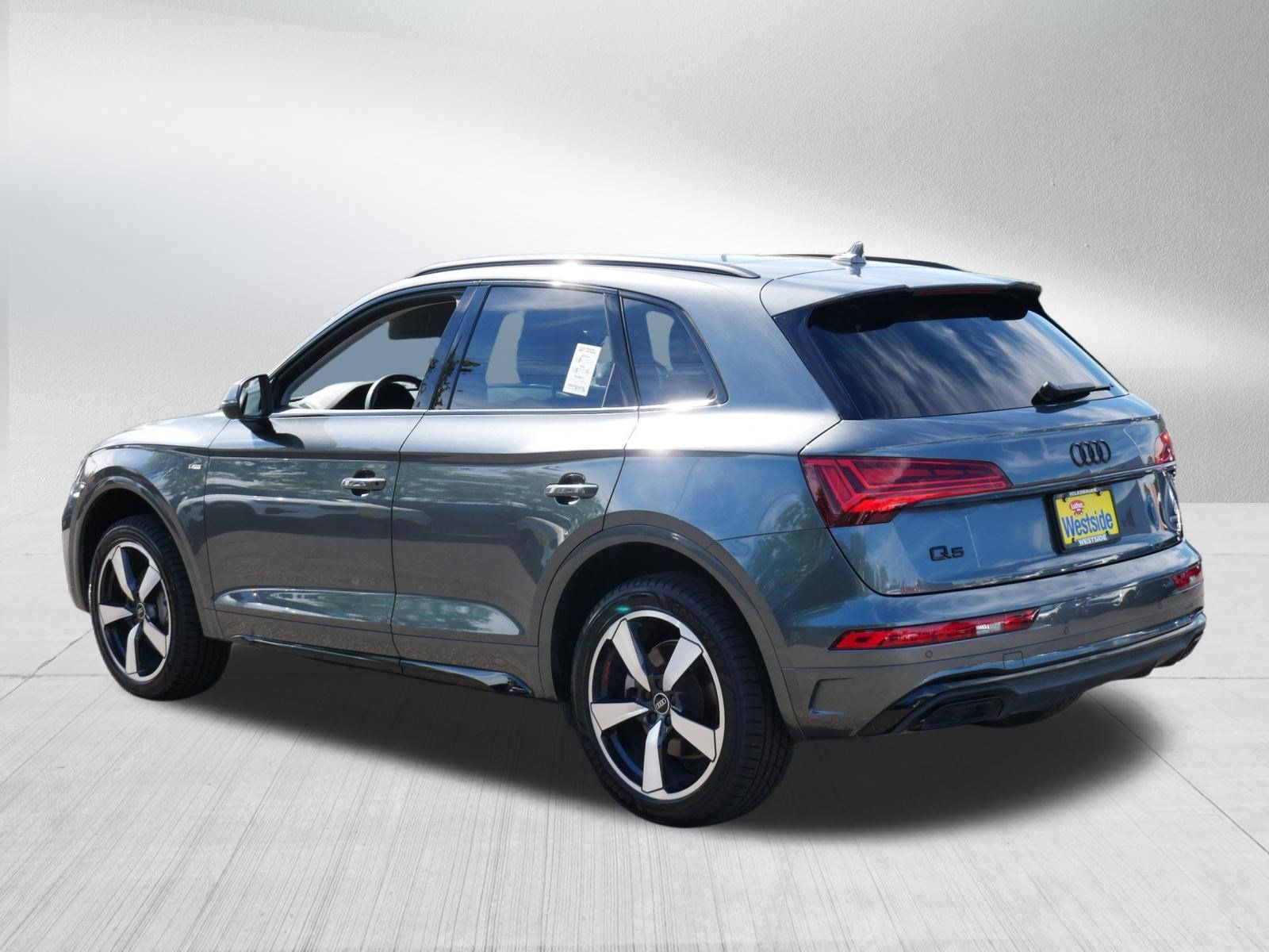 Used 2023 Audi Q5 2.0T Premium Plus w/ Premium Plus Package AWD/4WD image 5