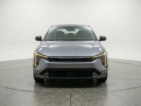 Used 2025 Kia K4 LXS image 2
