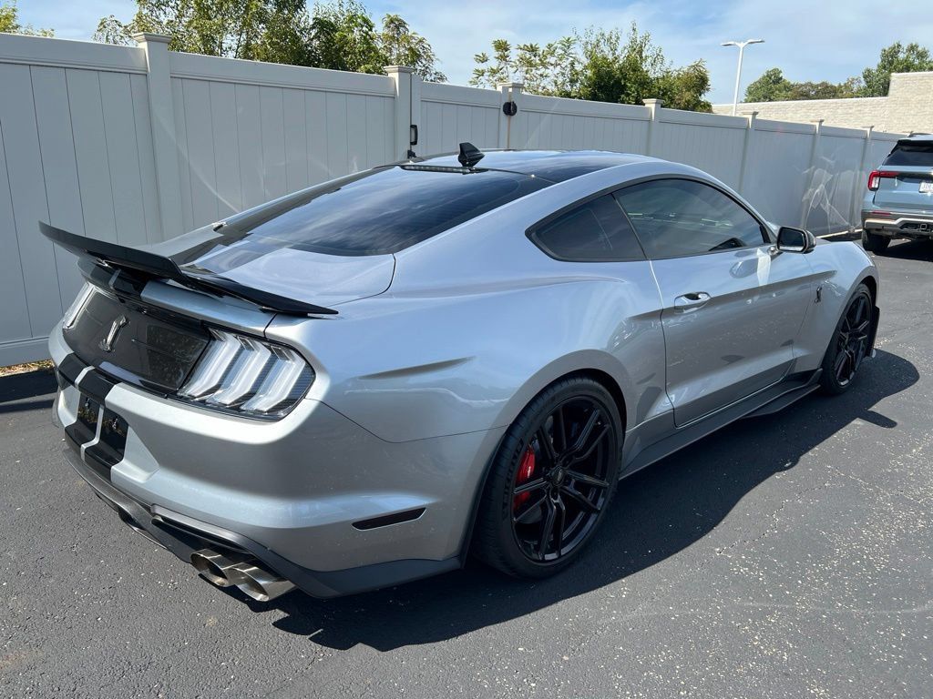 Used 2020 Ford Mustang Shelby GT500 w/ Technology Package RWD image 3