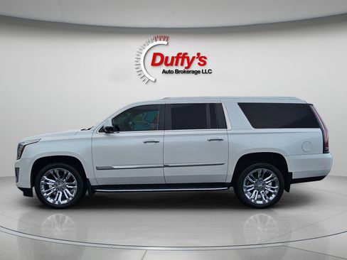 Used 2019 Cadillac Escalade ESV Premium Luxury image 16