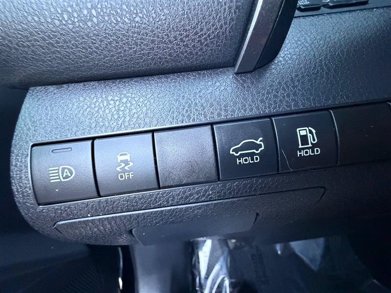 Used 2020 Toyota Camry SE FWD image 33