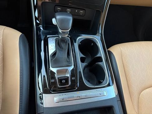 Used 2024 Kia Carnival EX FWD image 20