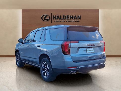 Used 2025 GMC Yukon AT4 w/ AT4 Premium Package image 4