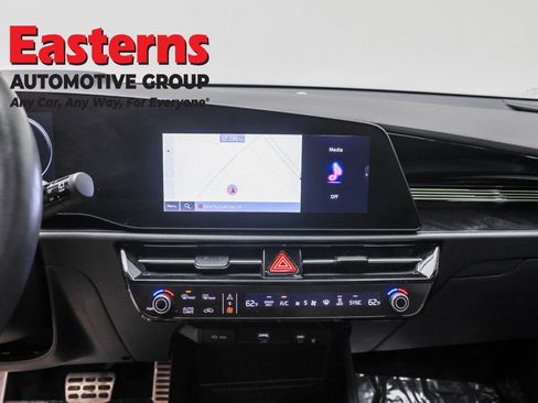 Used 2023 Kia Niro Wave image 12