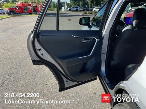 Used 2025 Toyota RAV4 XSE w/ Advanced Technology Package AWD/4WD image 14