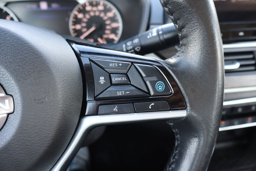Used 2024 Nissan Altima 2.5 SV w/ SV Premium Package FWD image 8