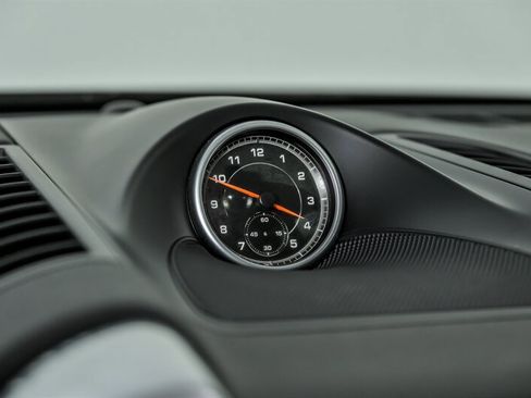 Used 2014 Porsche Cayenne Platinum Edition image 30