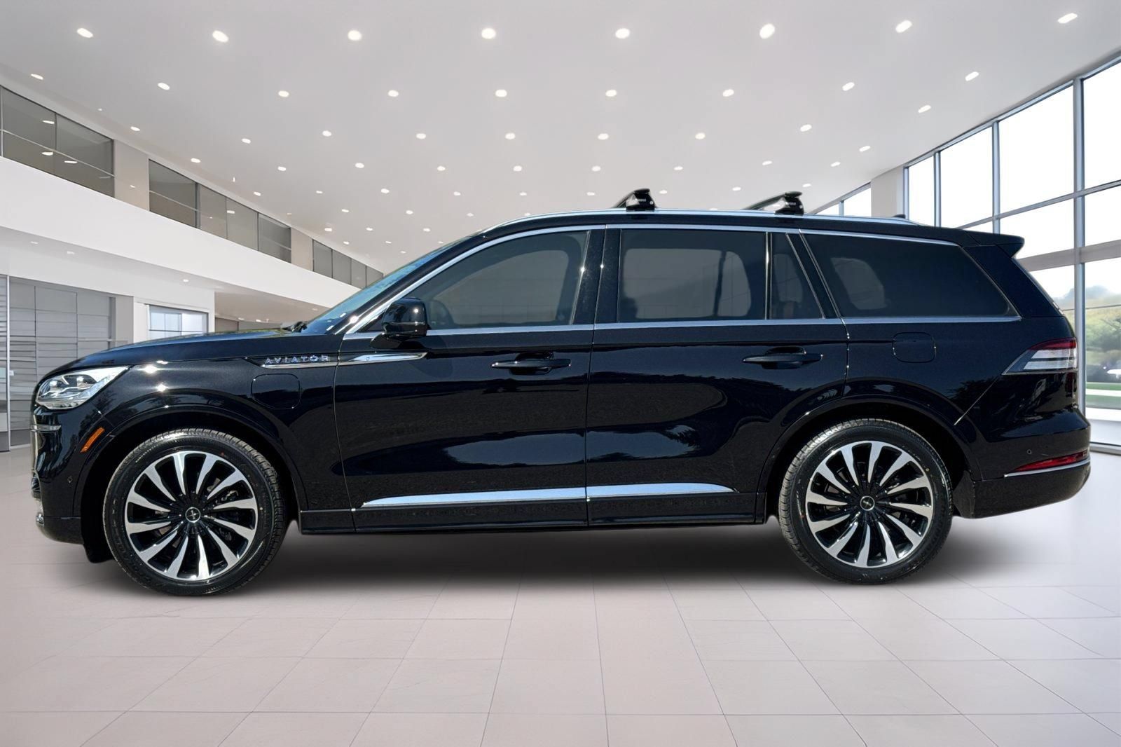 Used 2023 Lincoln Aviator Black Label Grand Touring w/ Class IV Trailer Tow Package AWD/4WD image 7