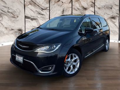 Used 2017 Chrysler Pacifica Touring-L Plus w/ Advanced Safetytec Group