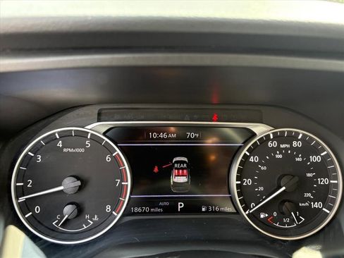 Certified 2024 Nissan Rogue SV image 10