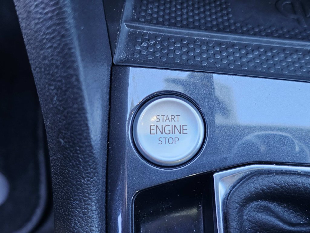 Used 2024 Volkswagen Tiguan SE R-Line FWD image 45