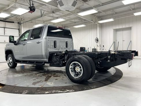 New 2026 Chevrolet Silverado 3500 LT w/ Convenience Package AWD/4WD image 4