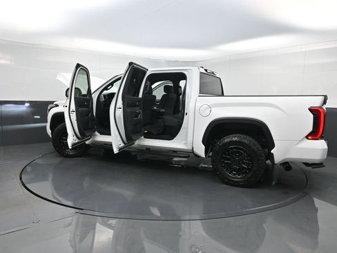 Used 2025 Toyota Tundra SR5 w/ SR5 Convenience Package AWD/4WD image 39