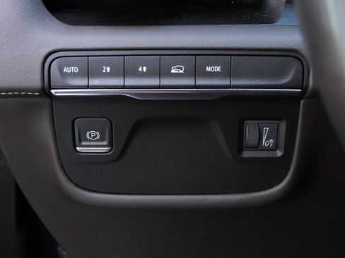 Used 2021 Cadillac Escalade Premium Luxury w/ LPO, Radiant Package image 16