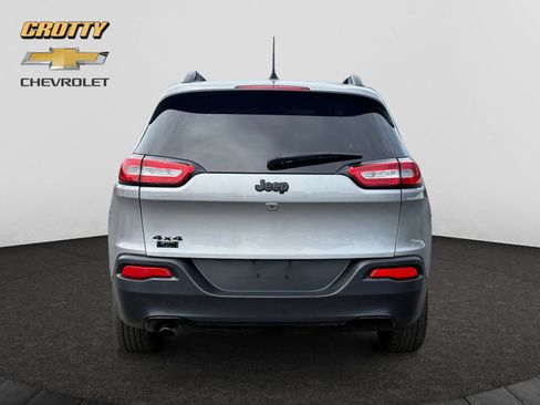 Used 2016 Jeep Cherokee Sport w/ Cold Weather Group AWD/4WD image 4