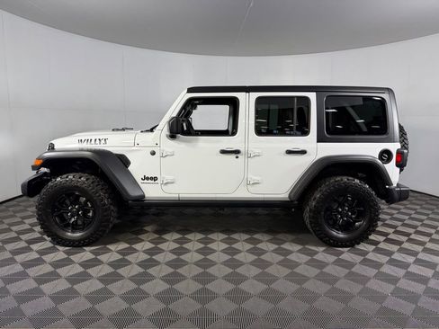 Used 2025 Jeep Wrangler Willys image 8