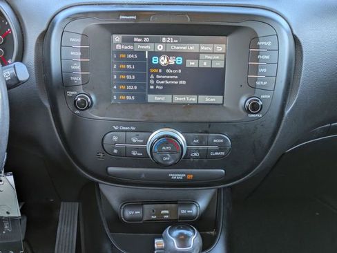 Used 2018 Kia Soul + image 18