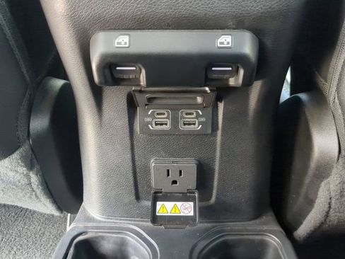 Used 2021 Jeep Wrangler Unlimited Sahara AWD/4WD image 16