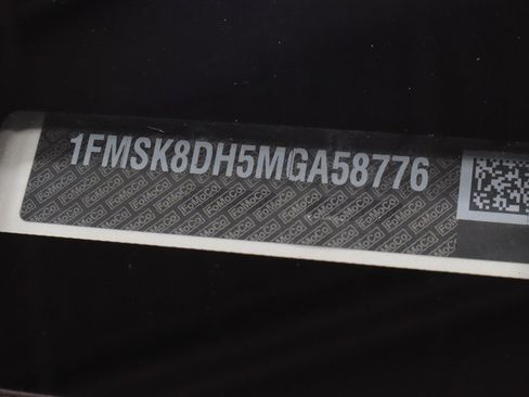 Certified 2021 Ford Explorer XLT w/ Equipment Group 202A image 38