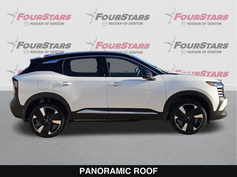 New 2026 Nissan Kicks SR w/ SR Premium Package FWD image 3