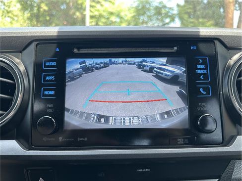 Used 2019 Toyota Tacoma TRD Sport w/ Technology Package AWD/4WD image 24