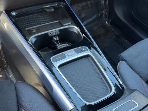 Used 2025 Mercedes-Benz GLB 250 image 20