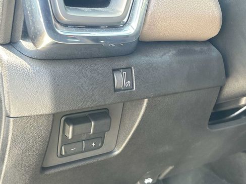 Used 2024 GMC Canyon Denali AWD/4WD image 18