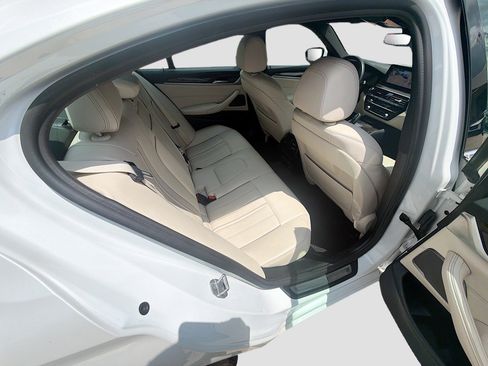 Used 2021 BMW 530i w/ Premium Package RWD image 29