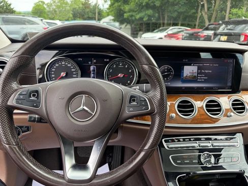 Used 2017 Mercedes-Benz E 300 4MATIC image 14