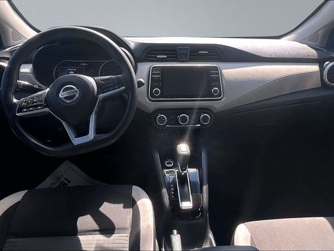 Certified 2021 Nissan Versa SV FWD image 15